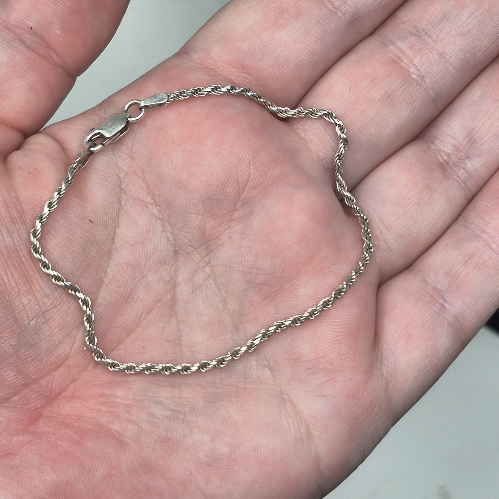 Elegant Silver Twist Bracelet